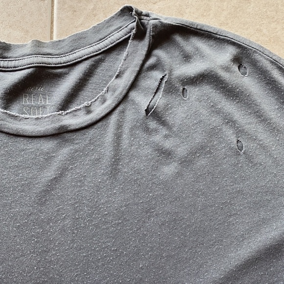 Aerie Distressed Tee - Picture 4 of 9